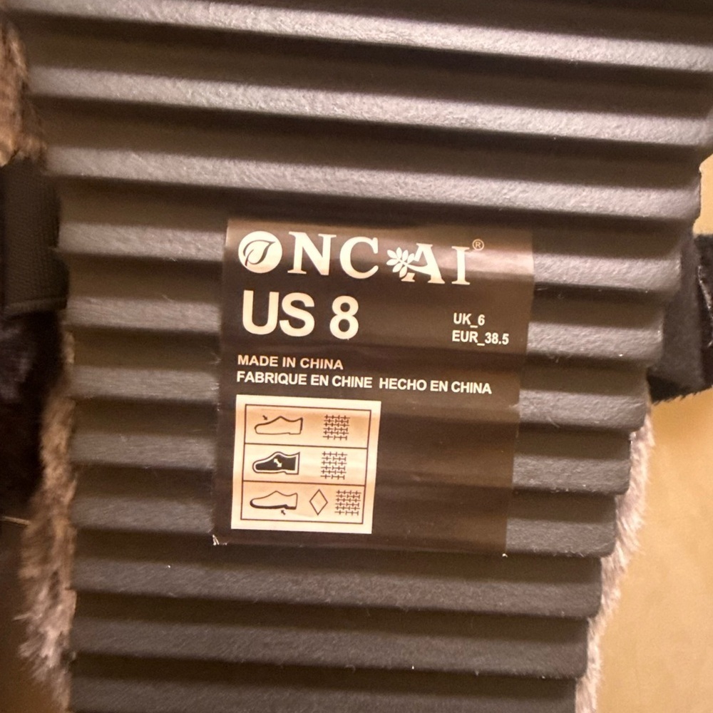 Sleepers Black and Gray Sandals  indoor puffers size 8